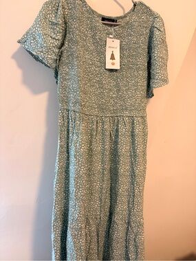 Zesica Sage Green Printed Maxi Dress with Smocked Bodice